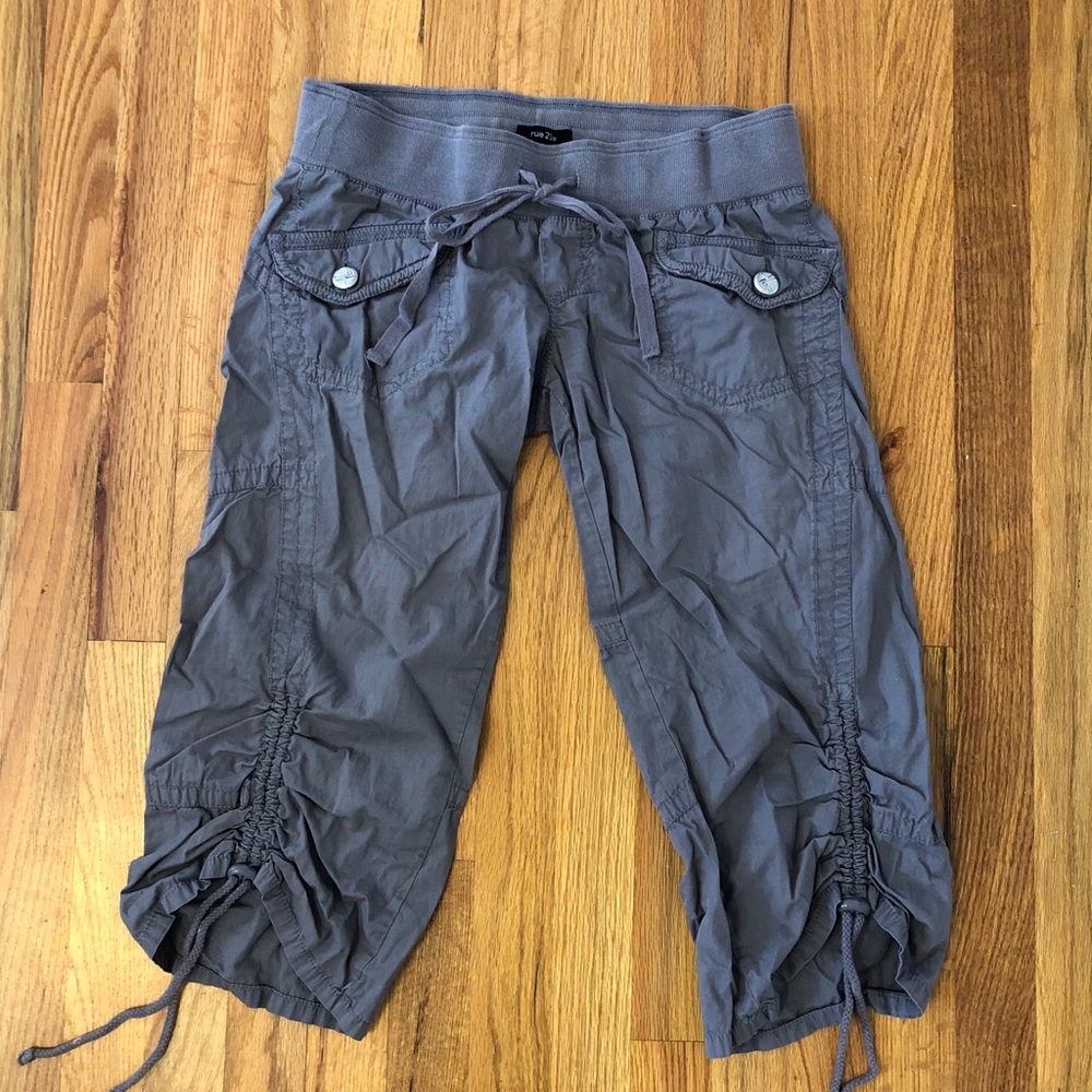 Rue 21 Women’s Gray Cargo Capris